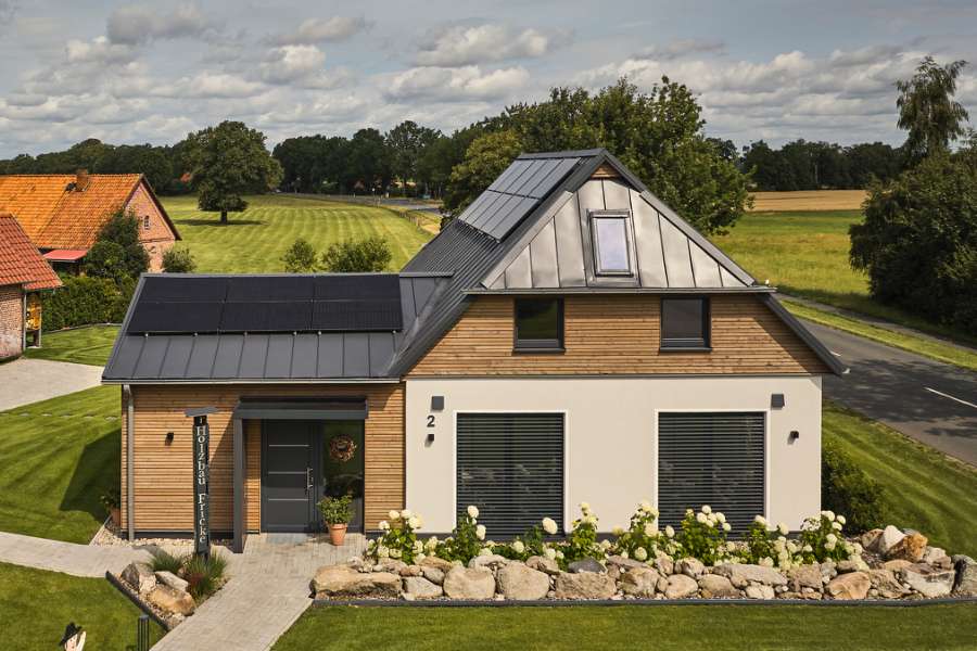 Charming combination of wood and steel profiles, Im Ziek 1, 27374 Visselhövede, Germany